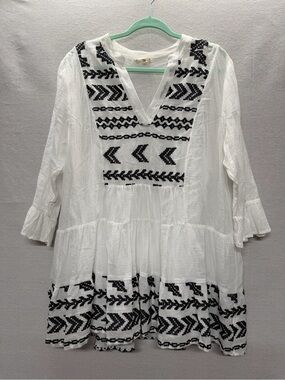 Cloth & Portrait Embroidered Boho Tunic Top - size XL